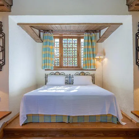 Mitzela Villa *